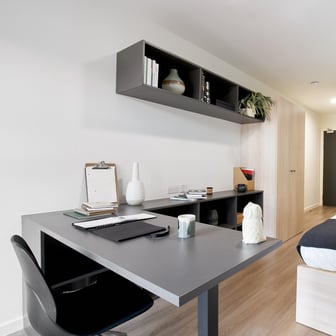 Silver En Suite - Image 2